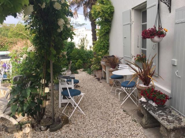 Bed and Breakfast Chez Brown Saint-Thomas-de-Conac Экстерьер фото